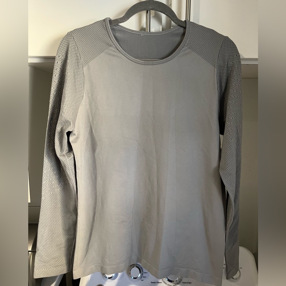 Gray Seamless Long Sleeve Top - L